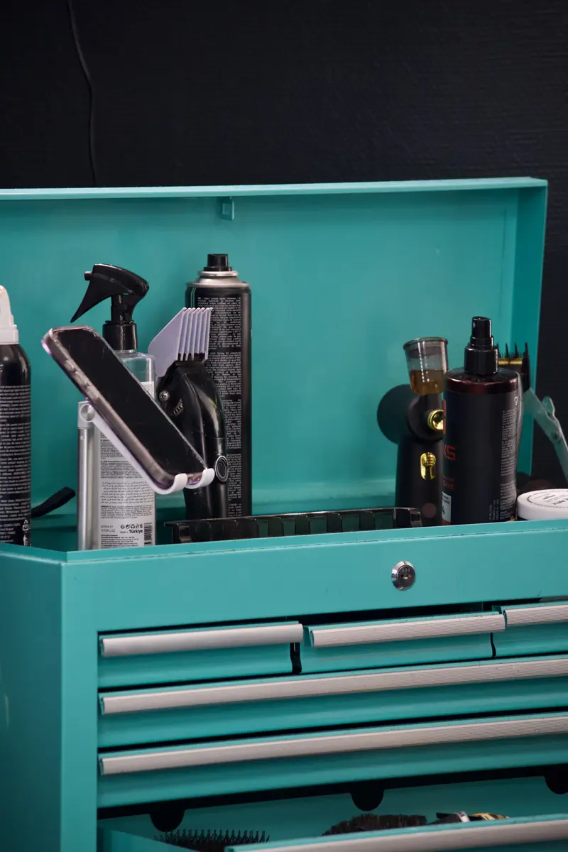 Servante d'outils turquoise du salon