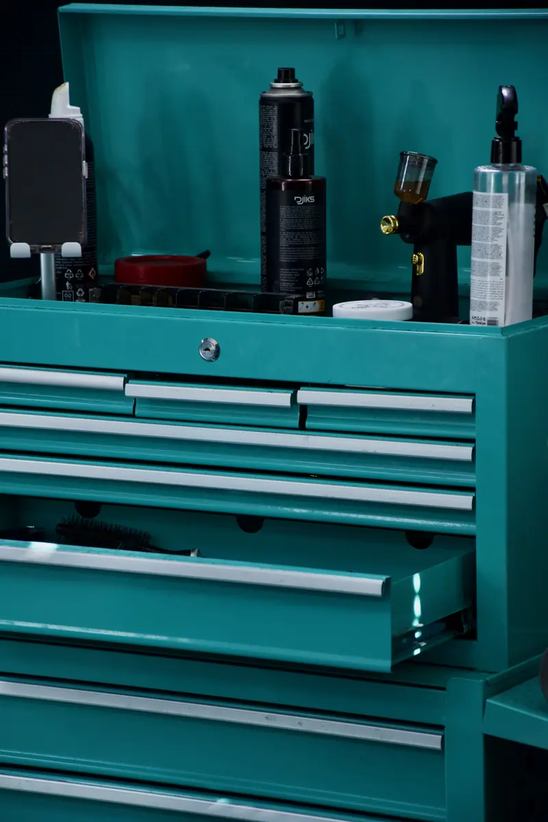 Poste de travail et outils du barbier